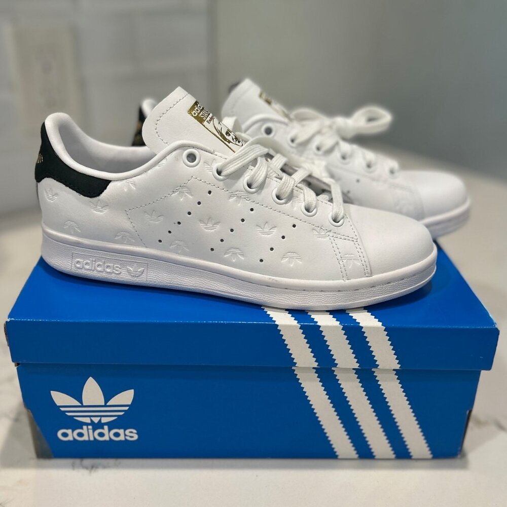 NWT - Adidas Originals Stan Smith - White/Gold with Trefoil Pattern